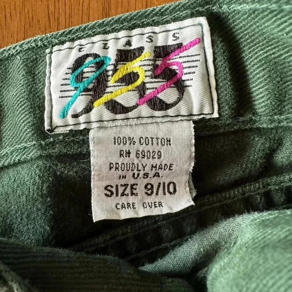 Vintage High Waisted Green Class 955 Jean - Picture 3 of 10